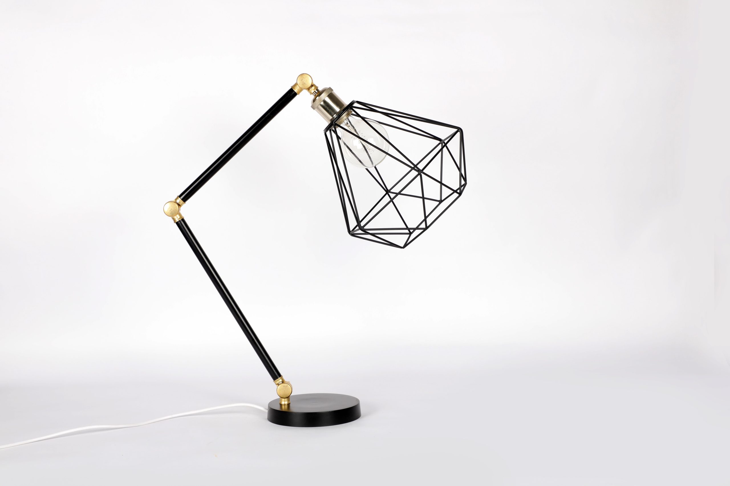 Lampe acier géométrique minimaliste ajustable