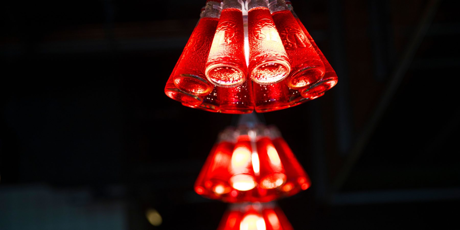 Comment transformer une bouteille en lampe sans risque ?