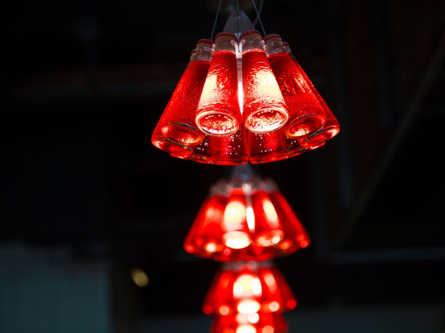 Comment transformer une bouteille en lampe sans risque ?
