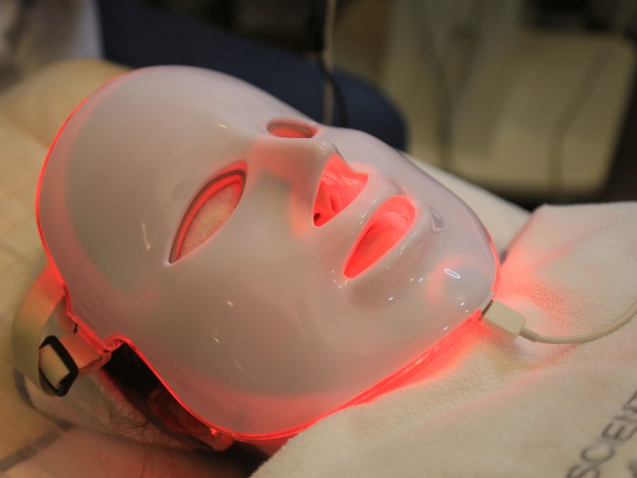 Lampe visage LED : quel appareil choisir vraiment ?